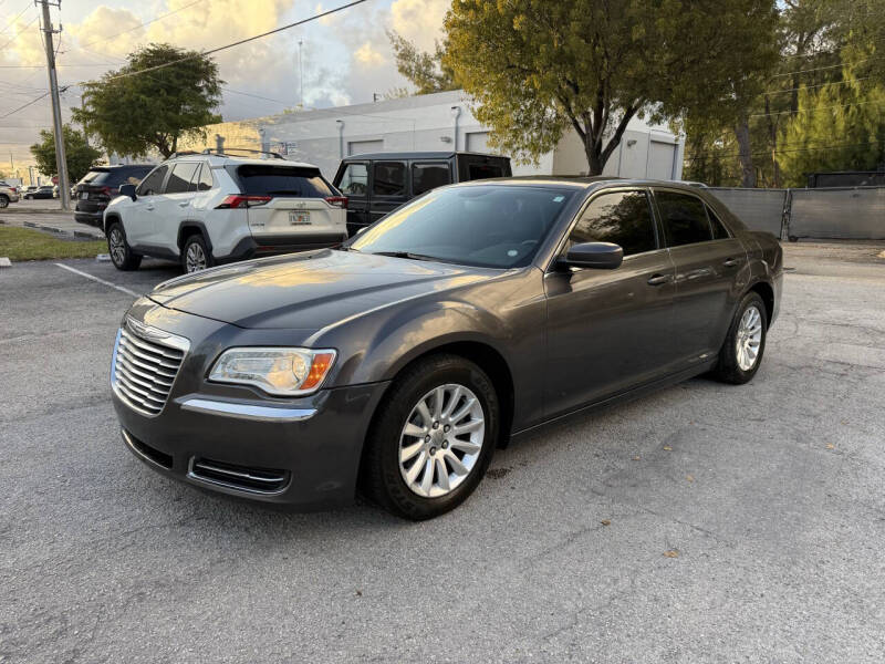 2014 Chrysler 300 -'s photo
