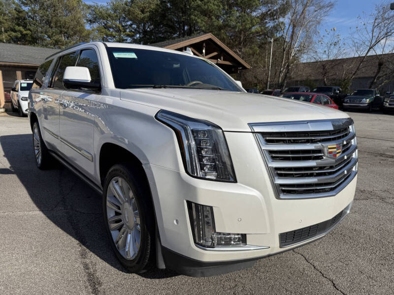 2017 Cadillac Escalade ESV AWD Platinum's photo