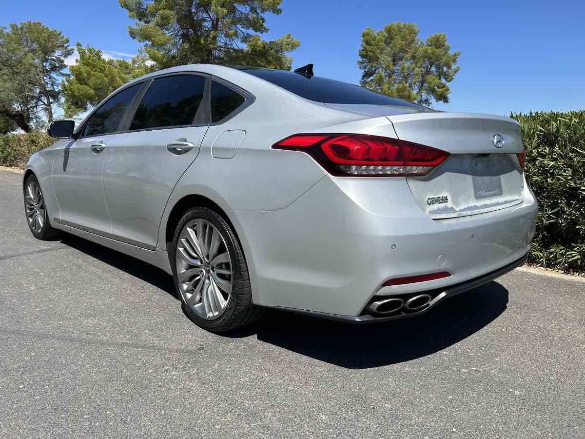 2015 Hyundai Genesis Base's photo