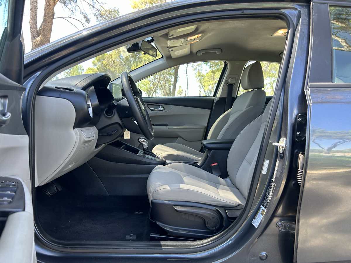 2021 Kia Forte LXS - Photo 5