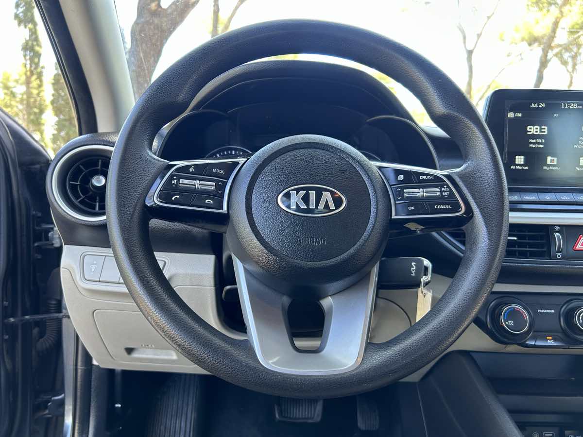 2021 Kia Forte LXS - Photo 7