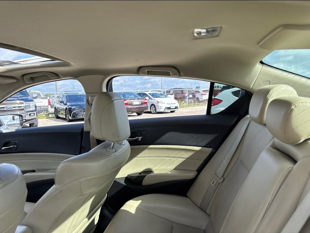 2013 Acura ILX 2.0L FWD with Premium Package $499 DOWN & NO MORE BUSSES OR UBERS!