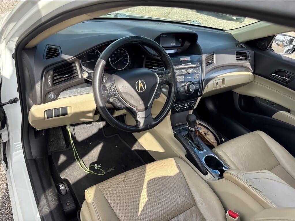 2013 Acura ILX 2.0L FWD with Premium Package $499 DOWN & NO MORE BUSSES OR UBERS!