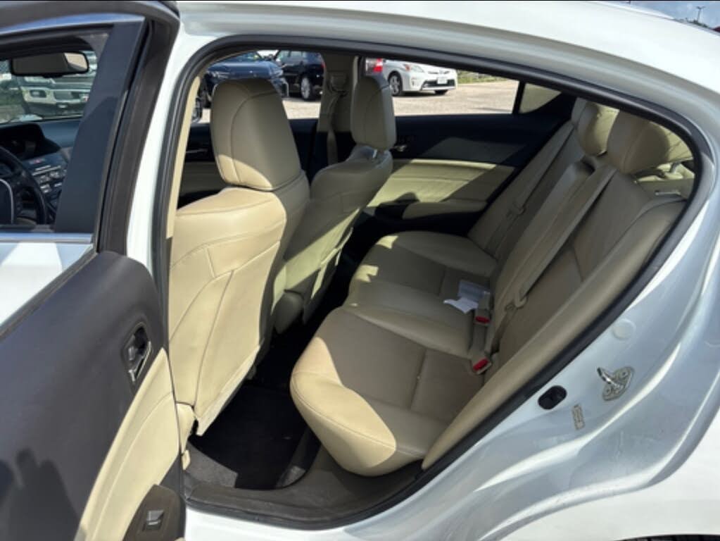 2013 Acura ILX 2.0L FWD with Premium Package $499 DOWN & NO MORE BUSSES OR UBERS!