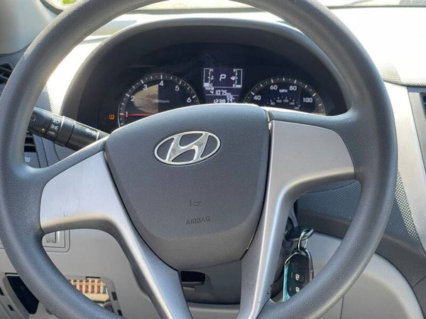 2016 Hyundai Accent SE 6M $499 Down Drive In An Hour!