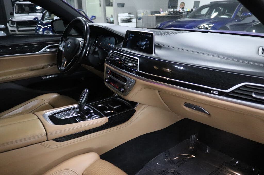 2017 BMW 7 Series $595 DOWN & YOU CAN TURN HEADS THIS WINTER!