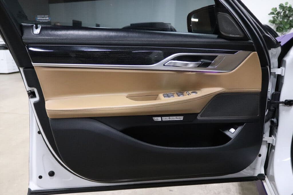2017 BMW 7 Series $595 DOWN & YOU CAN TURN HEADS THIS WINTER!