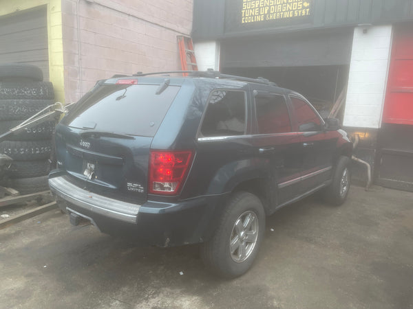 Price Negotiable !2005 Jeep Cherokee Hemi Cash Deal! $3995 Pictures coming soon.